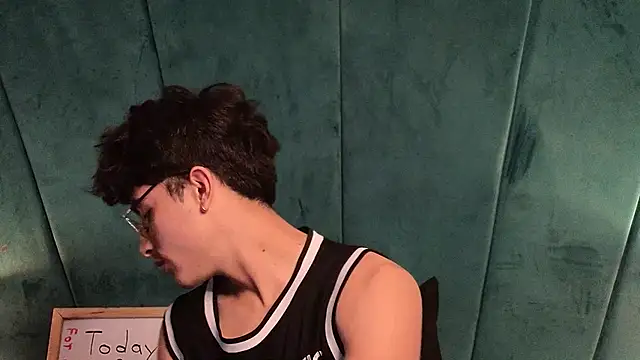 Aaron_Eze live sex cam