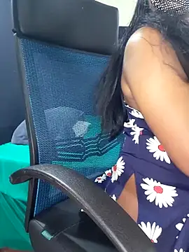 Midnight_Blossom's cam snapshot