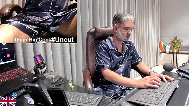 OnlineBossUK live sex cam