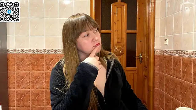 MaroonMoon_'s cam snapshot