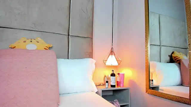 angelaG1's cam snapshot