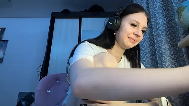 AnGallo's cam snapshot