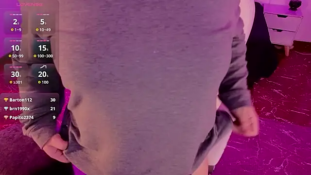 littlee_red's cam snapshot