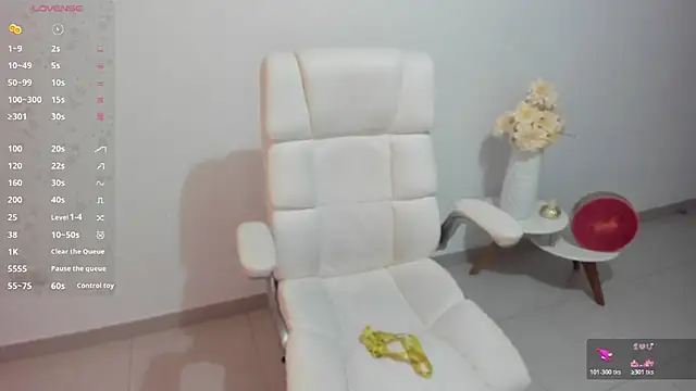 renata_t_'s cam snapshot