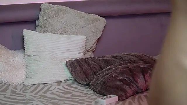 JoelleApril's cam snapshot