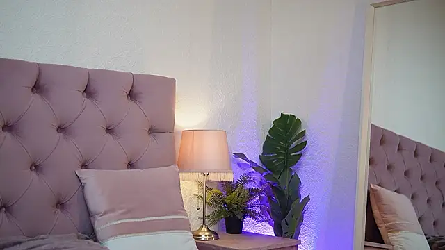 AmeliaJupiter's cam snapshot