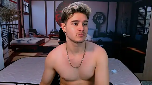 RayanLynxx live sex cam