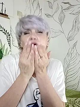 Catty_Lady's cam snapshot