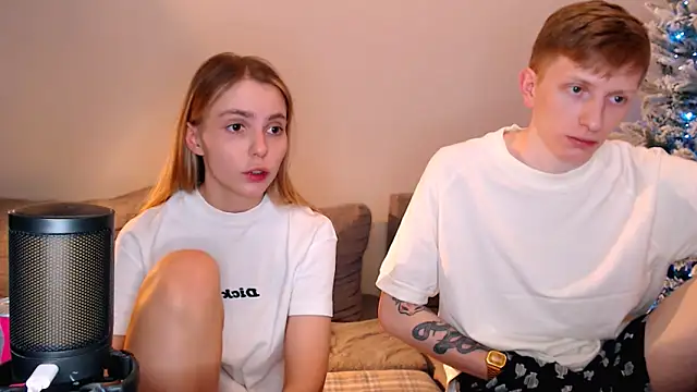 juliaanddima's cam snapshot