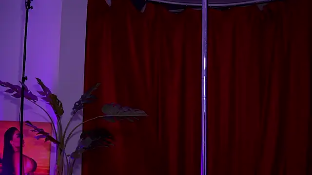 NatyDesiree live sex cam