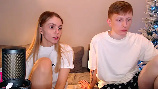 juliaanddima's cam snapshot