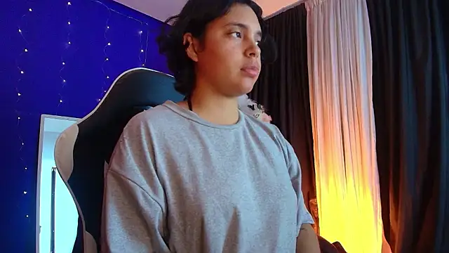 Emmapark_'s cam snapshot