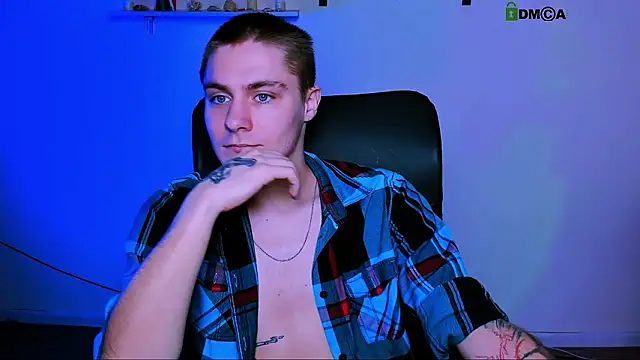 thomas_crow_'s cam snapshot