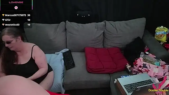 Bella_and_Marie live sex cam