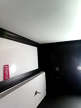 Mishchelle_Zakii's cam snapshot