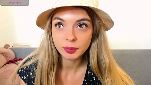 _ellen_meow_'s cam snapshot