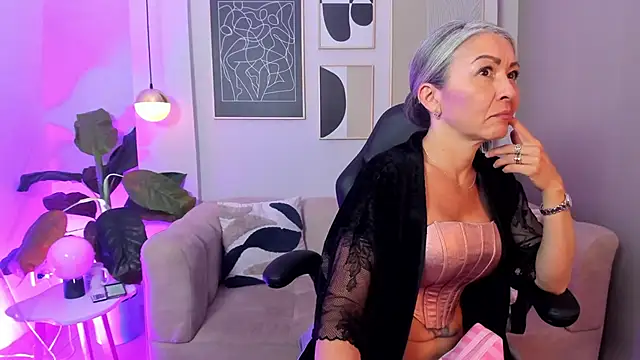 _Nicoletteshea_'s cam snapshot