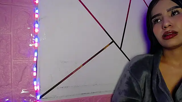 isabella_rossee's cam snapshot