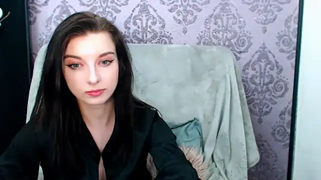 DominantLuna live sex cam