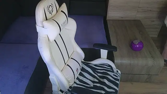 MolligSpielle's cam snapshot