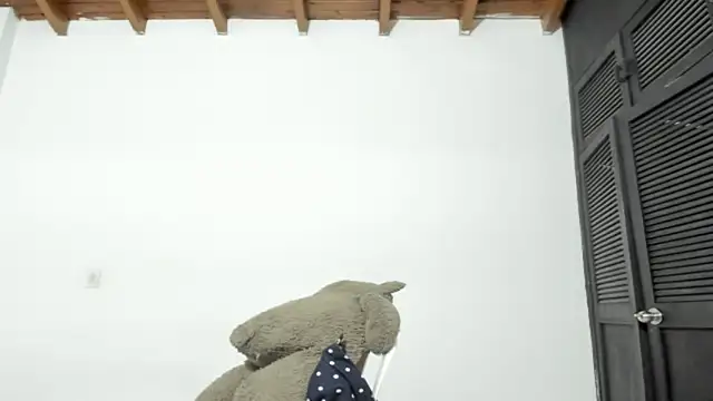 CAROLINNAGOMEZ live sex cam