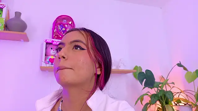 emily_bank's cam snapshot