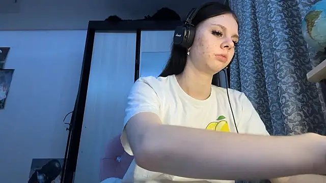 AnGallo's cam snapshot