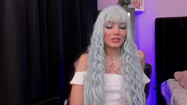 emmabridgerton's cam snapshot