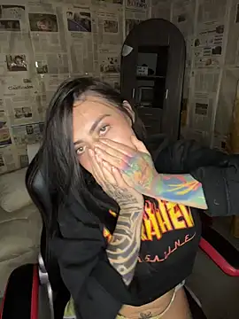 i_am_nina_'s cam snapshot