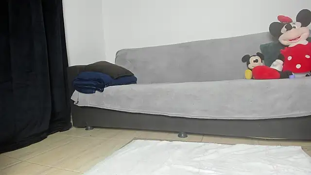 AnneQueen live sex cam