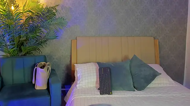 Lucia_Brown_'s cam snapshot