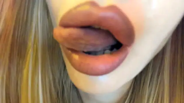 Politeeliza's cam snapshot