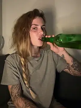 EmiliaCatalina's cam snapshot