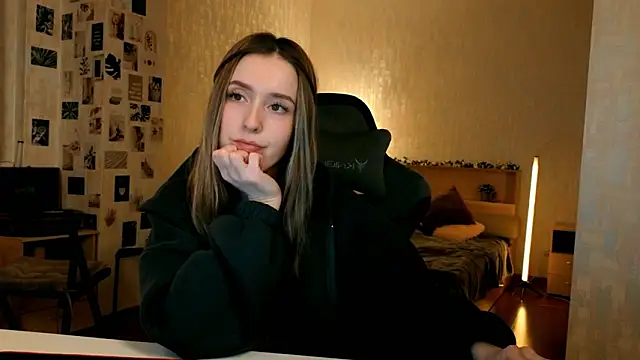 yourrdanceteacher's cam snapshot