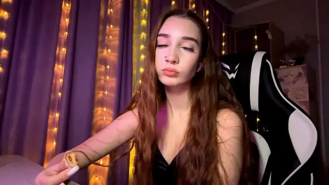 HollyPaw's cam snapshot