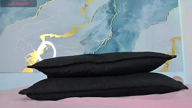 Isaac_Kurtt live sex cam