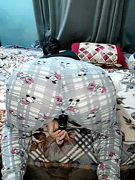 2003fatiha's cam snapshot