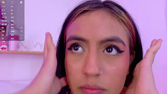 emily_bank's cam snapshot