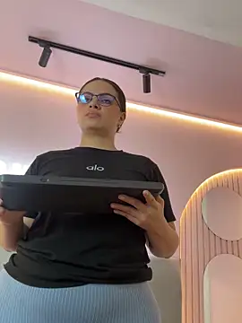 Tayler_Kim's cam snapshot