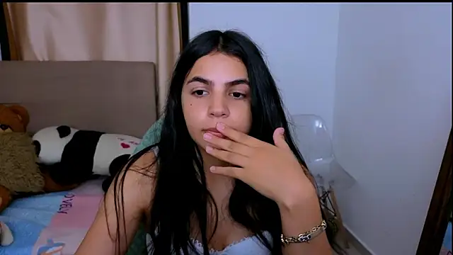 _elenna's cam snapshot