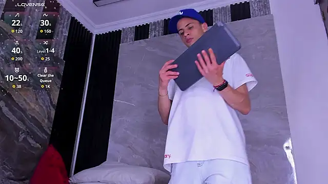 Axel-Bigcock live sex cam