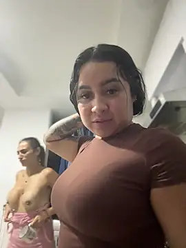 Pretty_Isadora live sex cam