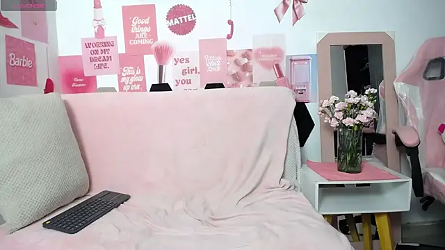 Lili_mdls's cam snapshot