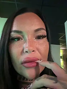 _MelinaCurves_ live sex cam