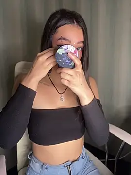 AshleyPinkk_'s cam snapshot