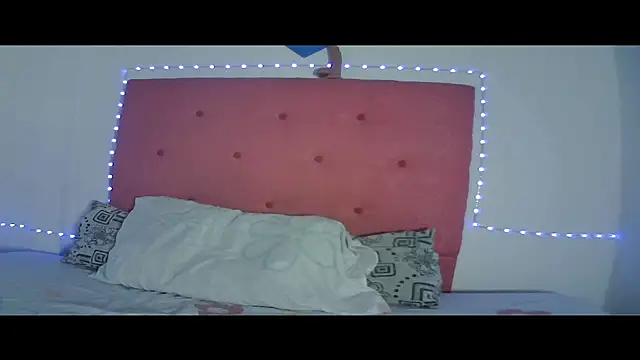 Mia_Suarez7's cam snapshot