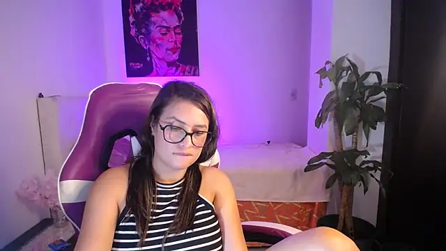 esmeraldaa230's cam snapshot