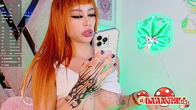 ScarlettRusso1's cam snapshot