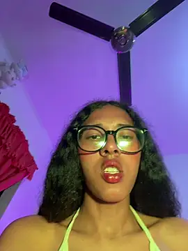 mariana_doll2 live sex cam