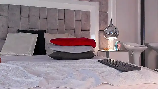 ElenaWatsonn's cam snapshot